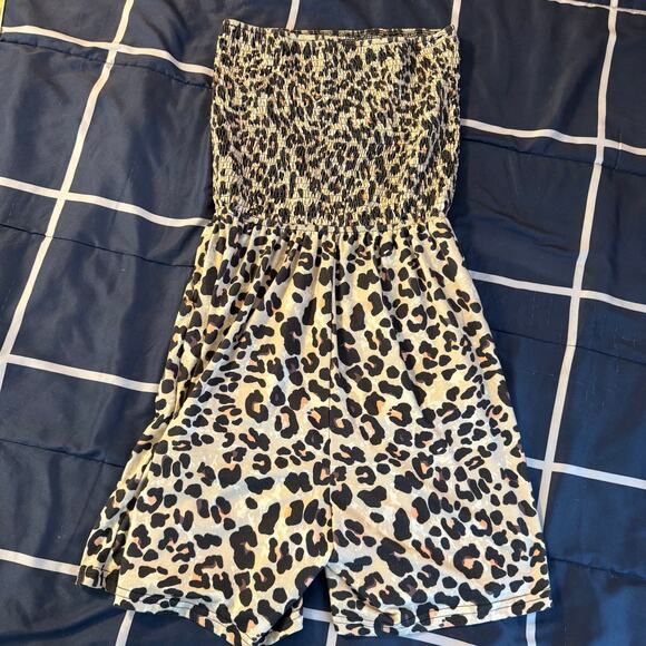 Leopard Print Strapless Smocked Romper Size M Stretchy Casual - Picture 2 of 7